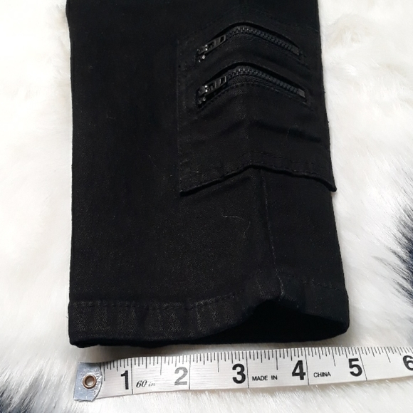 DG2 by Diane Gilman black jeans with ankle pockets - Picture 5 of 7